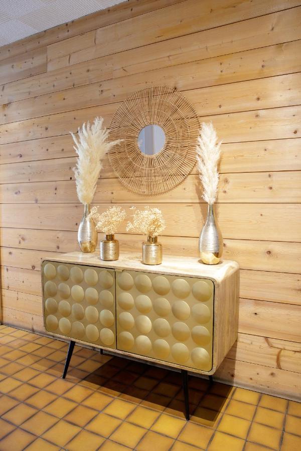 Hotel Logis Annecy Nord / 3*